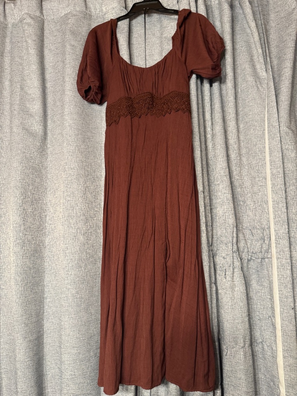3/$30! 🛍️ Trixxi Brown Puff-Sleeve Maxi Dress with Lace Waist